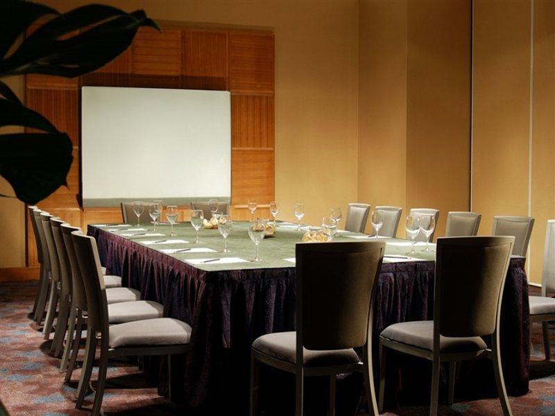 Hotel Nikko Tchien-ťin Exteriér fotografie A meeting room at the hotel